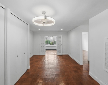 16 Lake Street - Photo Thumbnail 4