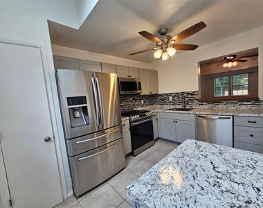 507 Rakov Road - Photo Thumbnail 5