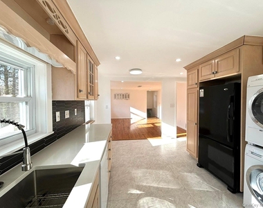 25 W Lakeshore Drive - Photo Thumbnail 16