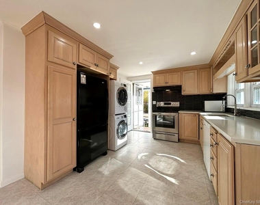25 W Lakeshore Drive - Photo Thumbnail 13