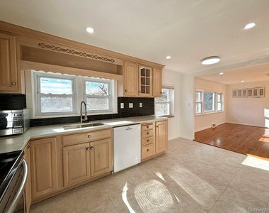 25 W Lakeshore Drive - Photo Thumbnail 17