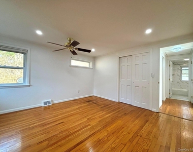 25 W Lakeshore Drive - Photo Thumbnail 20