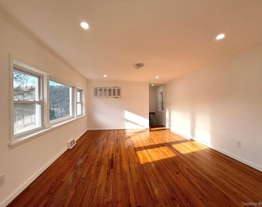 25 W Lakeshore Drive - Photo Thumbnail 8