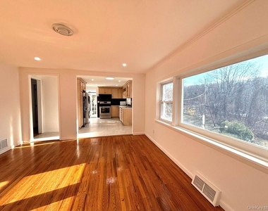 25 W Lakeshore Drive - Photo Thumbnail 10