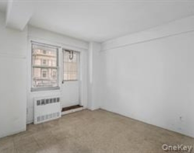 89-15 Parsons Boulevard - Photo Thumbnail 7