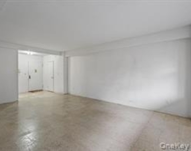 89-15 Parsons Boulevard - Photo Thumbnail 6