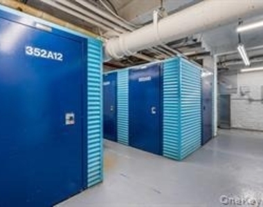 89-15 Parsons Boulevard - Photo Thumbnail 14