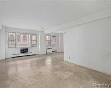 89-15 Parsons Boulevard - Photo Thumbnail 3