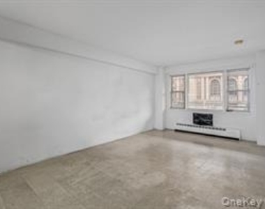 89-15 Parsons Boulevard - Photo Thumbnail 4