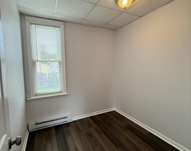 105 Hudson Avenue - Photo Thumbnail 13