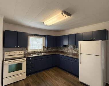 105 Hudson Avenue - Photo Thumbnail 5