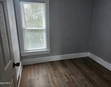 20 Baldwin Avenue - Photo Thumbnail 5