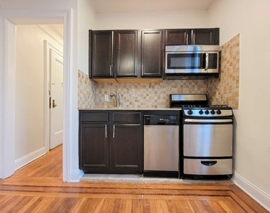 25-21 31st Avenue - Photo Thumbnail 1