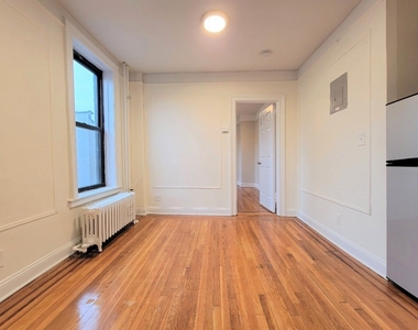 25-21 31st Avenue - Photo Thumbnail 2