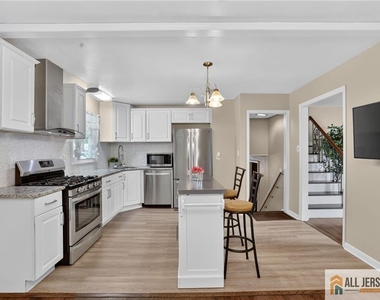 47 Leonardine Avenue - Photo Thumbnail 14