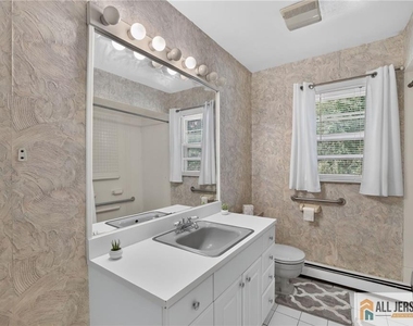 47 Leonardine Avenue - Photo Thumbnail 19