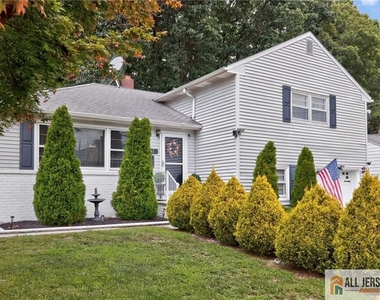 47 Leonardine Avenue - Photo Thumbnail 2