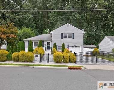 47 Leonardine Avenue - Photo Thumbnail 1