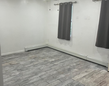 810 E Hazelwood Avenue - Photo Thumbnail 1