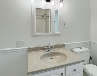 422 Main Street - Photo Thumbnail 11