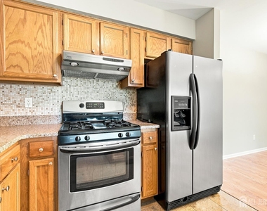 1634 Waterford Drive - Photo Thumbnail 7