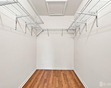 1634 Waterford Drive - Photo Thumbnail 16