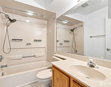 1634 Waterford Drive - Photo Thumbnail 15