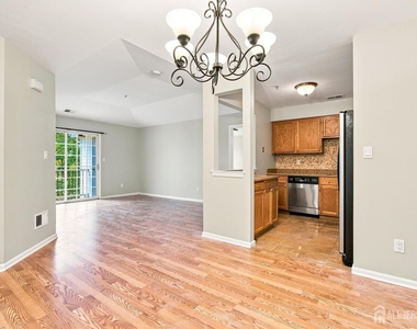 1634 Waterford Drive - Photo Thumbnail 11
