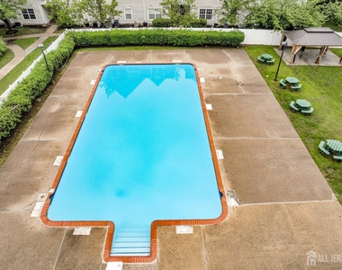 63 Prestwick Way - Photo Thumbnail 27