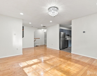 63 Prestwick Way - Photo Thumbnail 4