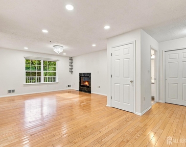 63 Prestwick Way - Photo Thumbnail 2