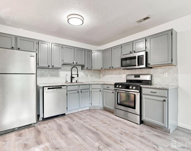 63 Prestwick Way - Photo Thumbnail 6