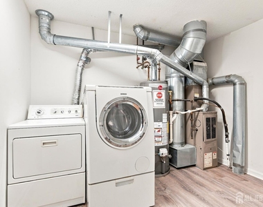 63 Prestwick Way - Photo Thumbnail 23