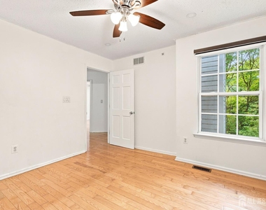 63 Prestwick Way - Photo Thumbnail 21