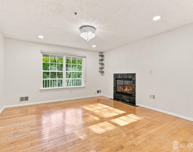 63 Prestwick Way - Photo Thumbnail 3
