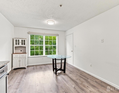 63 Prestwick Way - Photo Thumbnail 8