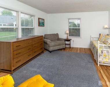 456 Roxbury Lane - Photo Thumbnail 15