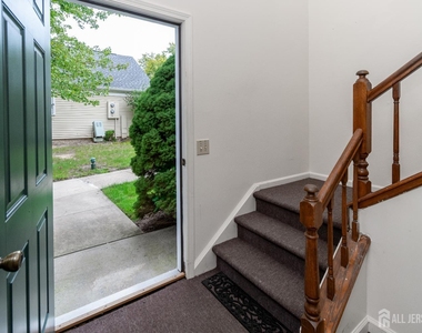 456 Roxbury Lane - Photo Thumbnail 7