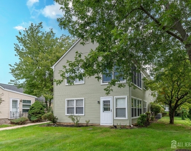 456 Roxbury Lane - Photo Thumbnail 5