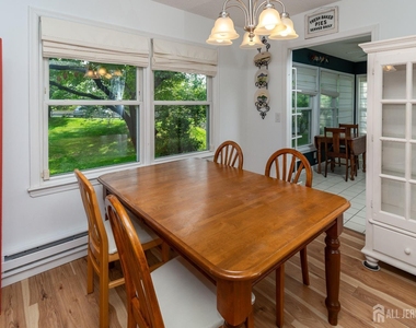 456 Roxbury Lane - Photo Thumbnail 24
