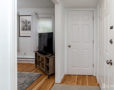456 Roxbury Lane - Photo Thumbnail 10
