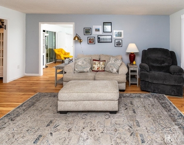 456 Roxbury Lane - Photo Thumbnail 11