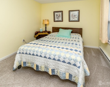 456 Roxbury Lane - Photo Thumbnail 37