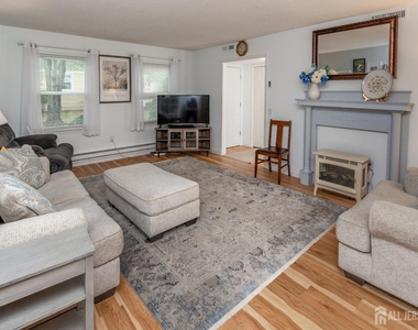 456 Roxbury Lane - Photo Thumbnail 12