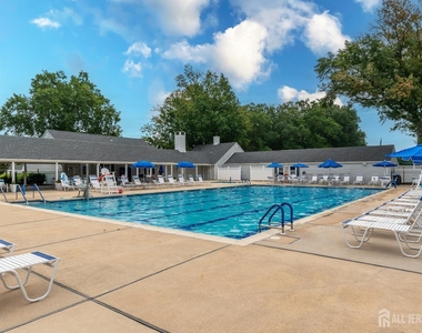 456 Roxbury Lane - Photo Thumbnail 48