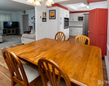 456 Roxbury Lane - Photo Thumbnail 23