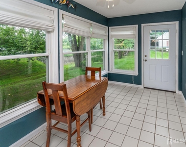 456 Roxbury Lane - Photo Thumbnail 17