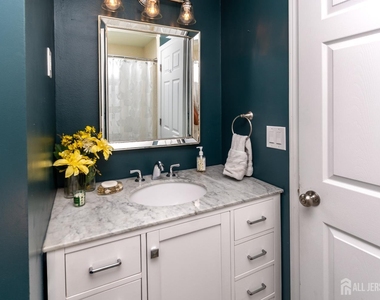 456 Roxbury Lane - Photo Thumbnail 42