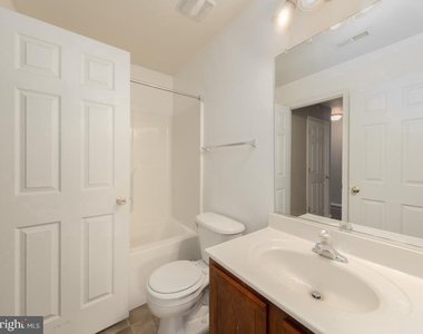 108 Clearwater Court - Photo Thumbnail 10