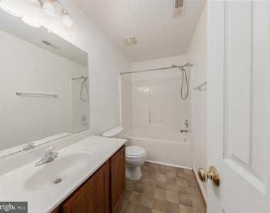 108 Clearwater Court - Photo Thumbnail 17